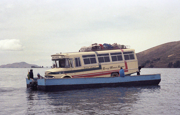 Ferry pour Copacabana, dtroit de Tuiquina, lac Titicaca, Bolivie