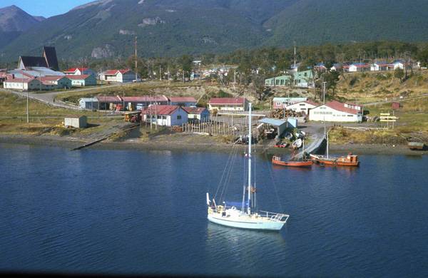 Puerto Williams en 1979, canal Beagle, Patagonie chilienne, Chili