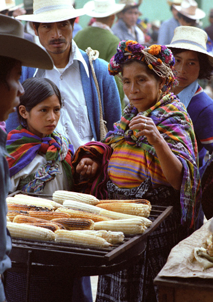 Vendeuse de mas grill, Momostenango, Guatemala
