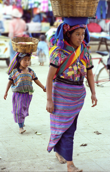 Mre et fille, San Juan de Ostuncalco, Guatemala