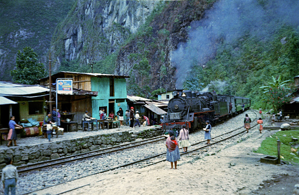 Le train  vapeur du Machu Pichu en 1969, Aguas Calientes, Prou