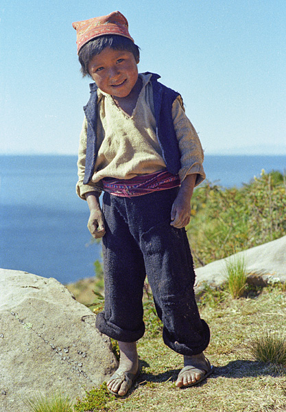 Jeune garon, le Taquile, lac Titicaca, Prou