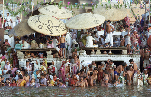 Plerinage dans le Gange, Varanasi, Inde