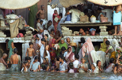 Plerinage sur Ghats, bords du Gange, Varanasi, Inde