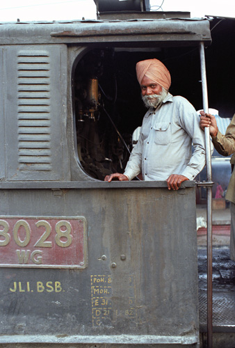 Conducteur de train  vapeur, Varanasi, Inde