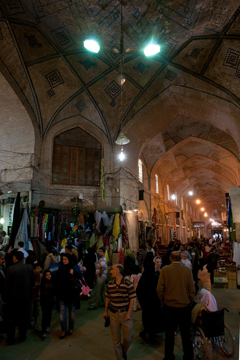 Les magnifiques arches et dmes du bazaar Vakil, Shiraz, Iran