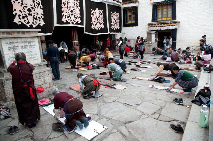 Plerinage du mois de Saga Dawa, temple du Jokhang, Lhassa, Tibet, Chine