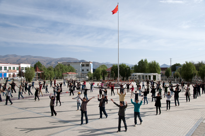 Exercices collectifs matinaux, Lhats, Tibet, Chine