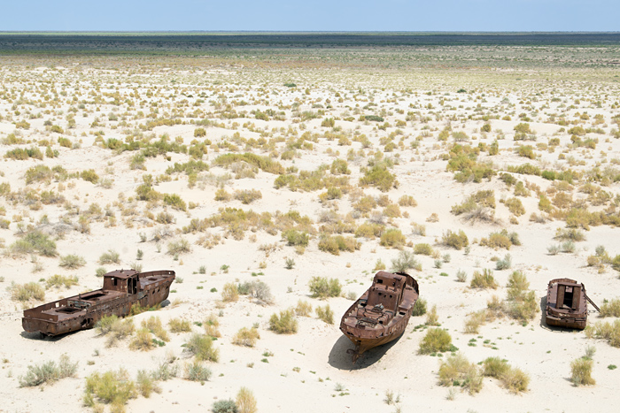 La mer Aral assche avec le cimetre des bateaux, Moynaq, Ouzbkistan