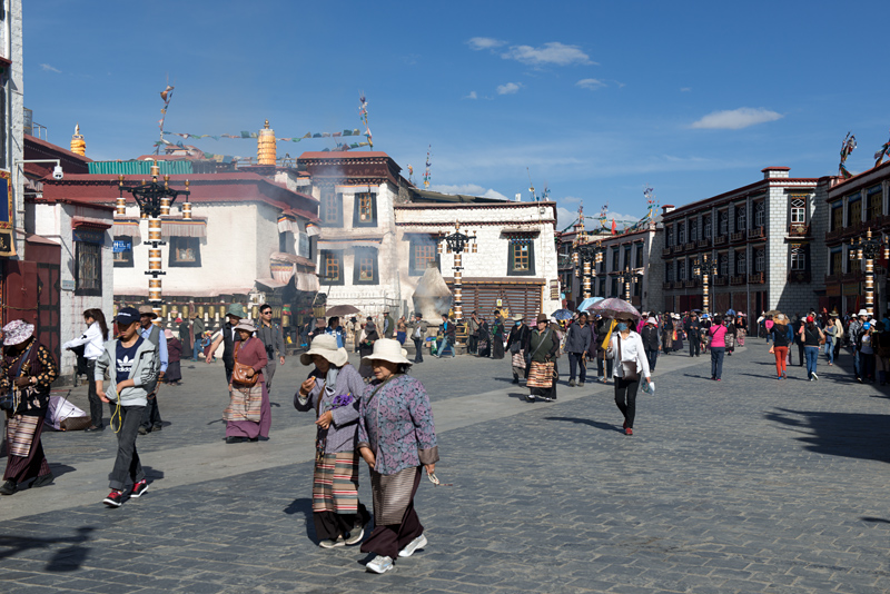 Le parcours des plerins dans le Barkhor, temple du Jokhang, Lhassa, Tibet