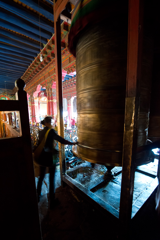 Grand moulin de prires, temple du Jokhang, Lhassa, Tibet, Chine