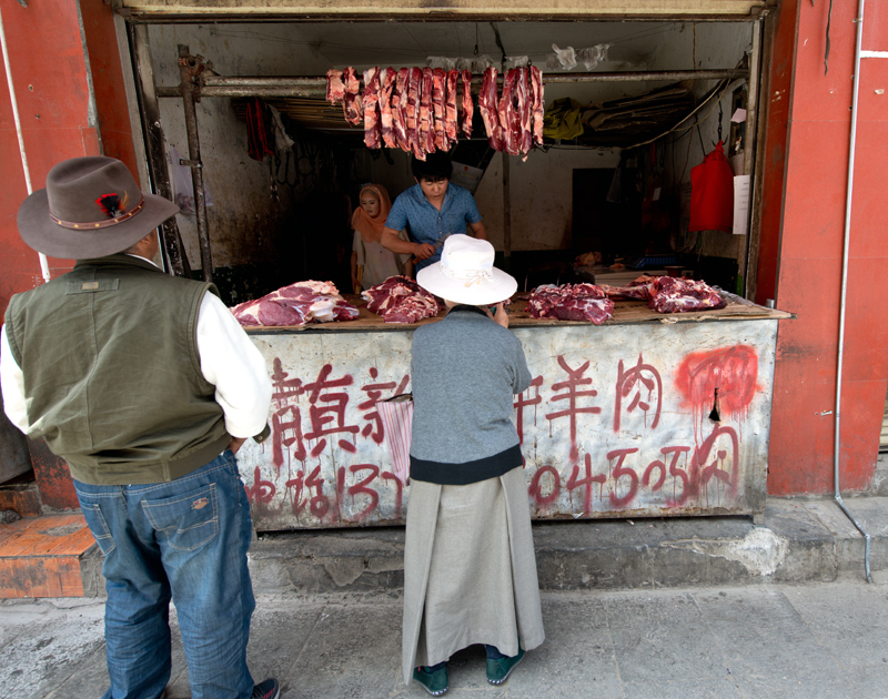 Boucherie musulmane tenue par des chinois Huis, Lhassa, Tibet, Chine