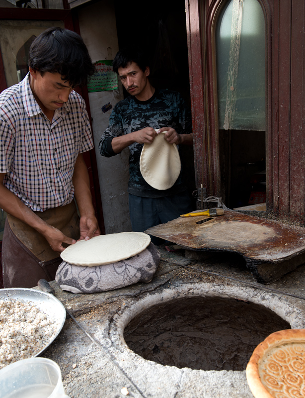 Boulanger, quartier oughour, Kashgar, Xinjiang, Chine