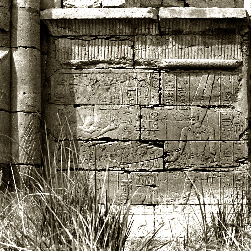 Mur externe avec bas-reliefs, Mdinet Habou, Louxor, Egypte