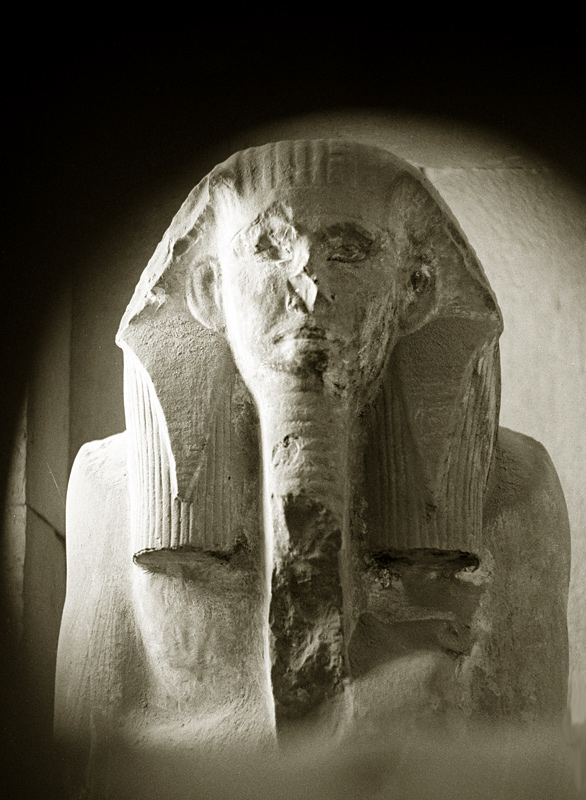 Statue de Djser dans la chambre funraire, Saqqarah, Egypte
