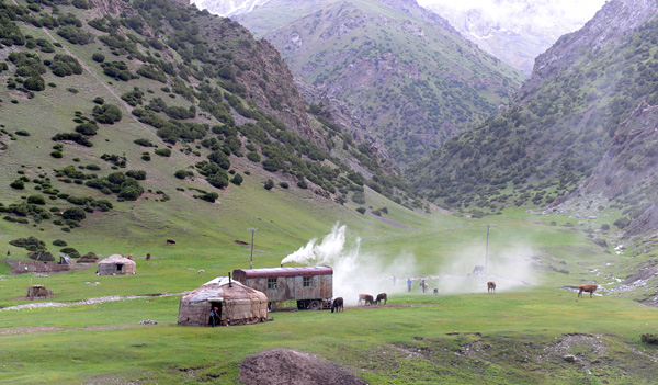 Nomades dans les montagnes, Kirghizistan
